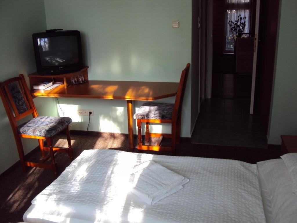 Fuezi Panzio Bed & Breakfast Sopron Room photo